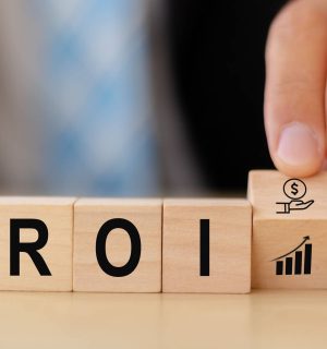 ROI, return on investment concept. Measuring the profitability of an investment. Calculating the net gain or loss from investment relative to cost. Evaluating the efficiency and success of investment.